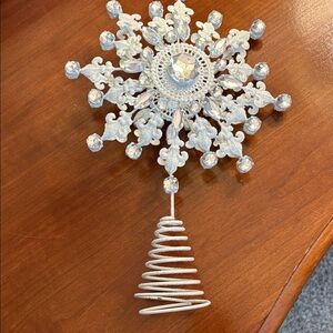 Elegant Silver Snowflake Tree Topper